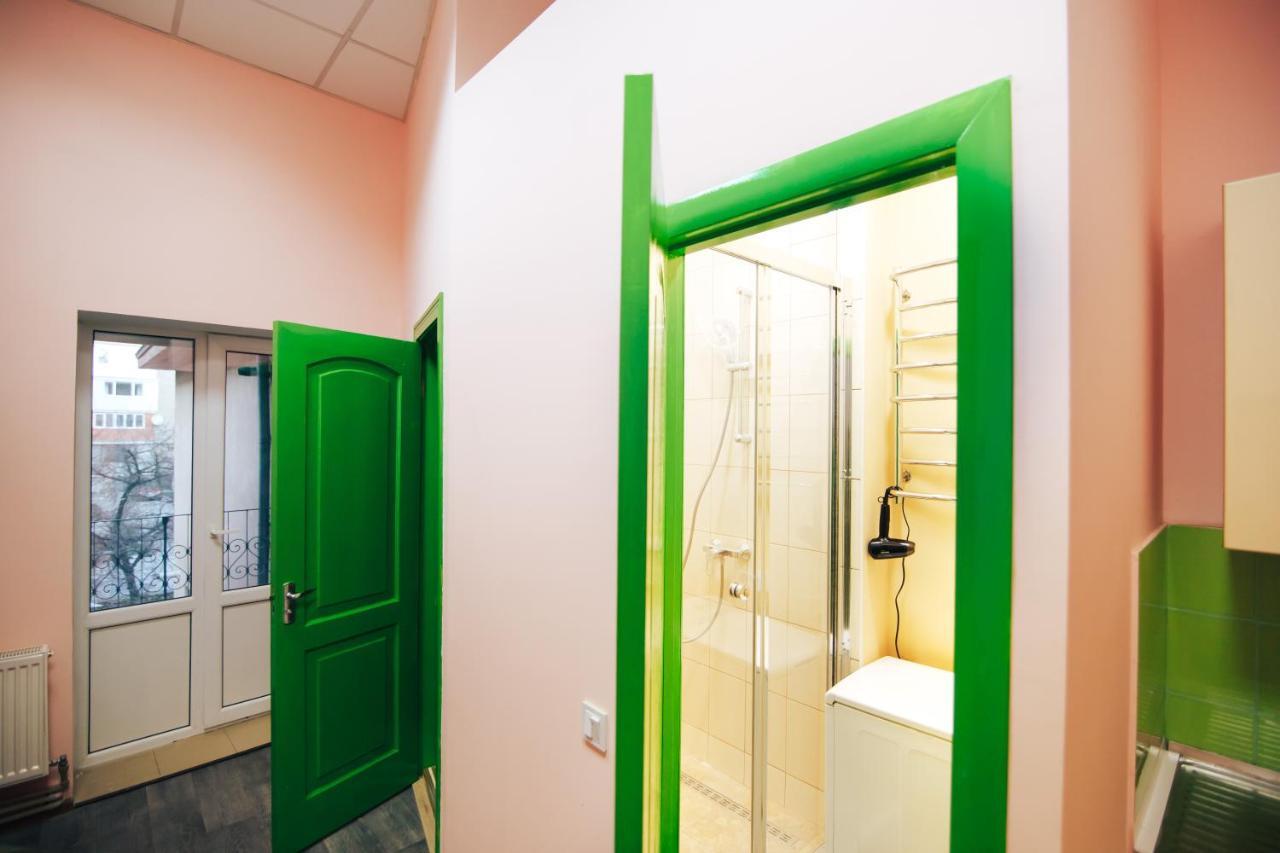 איוונו-פרנקיבסק Hostel “Lime” מראה חיצוני תמונה