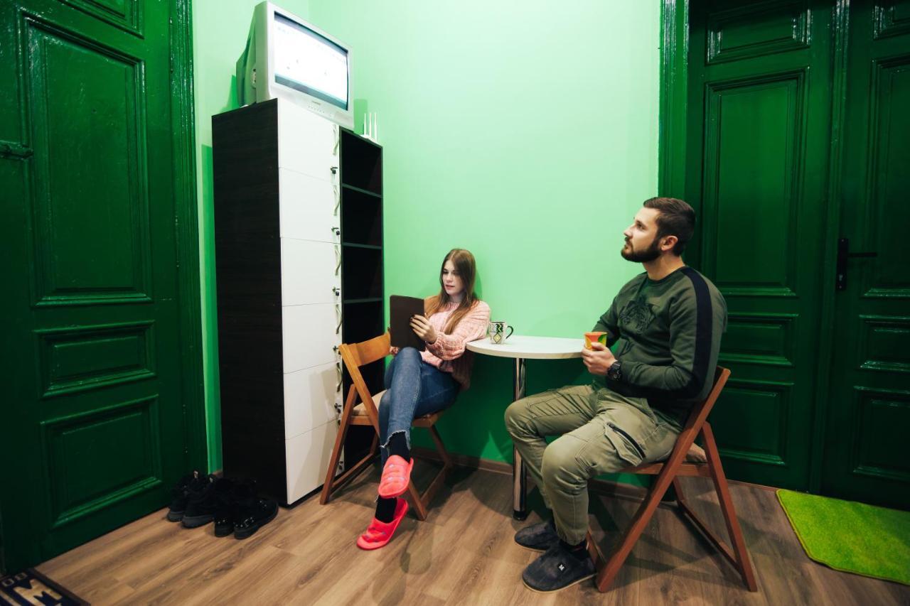 איוונו-פרנקיבסק Hostel “Lime” מראה חיצוני תמונה