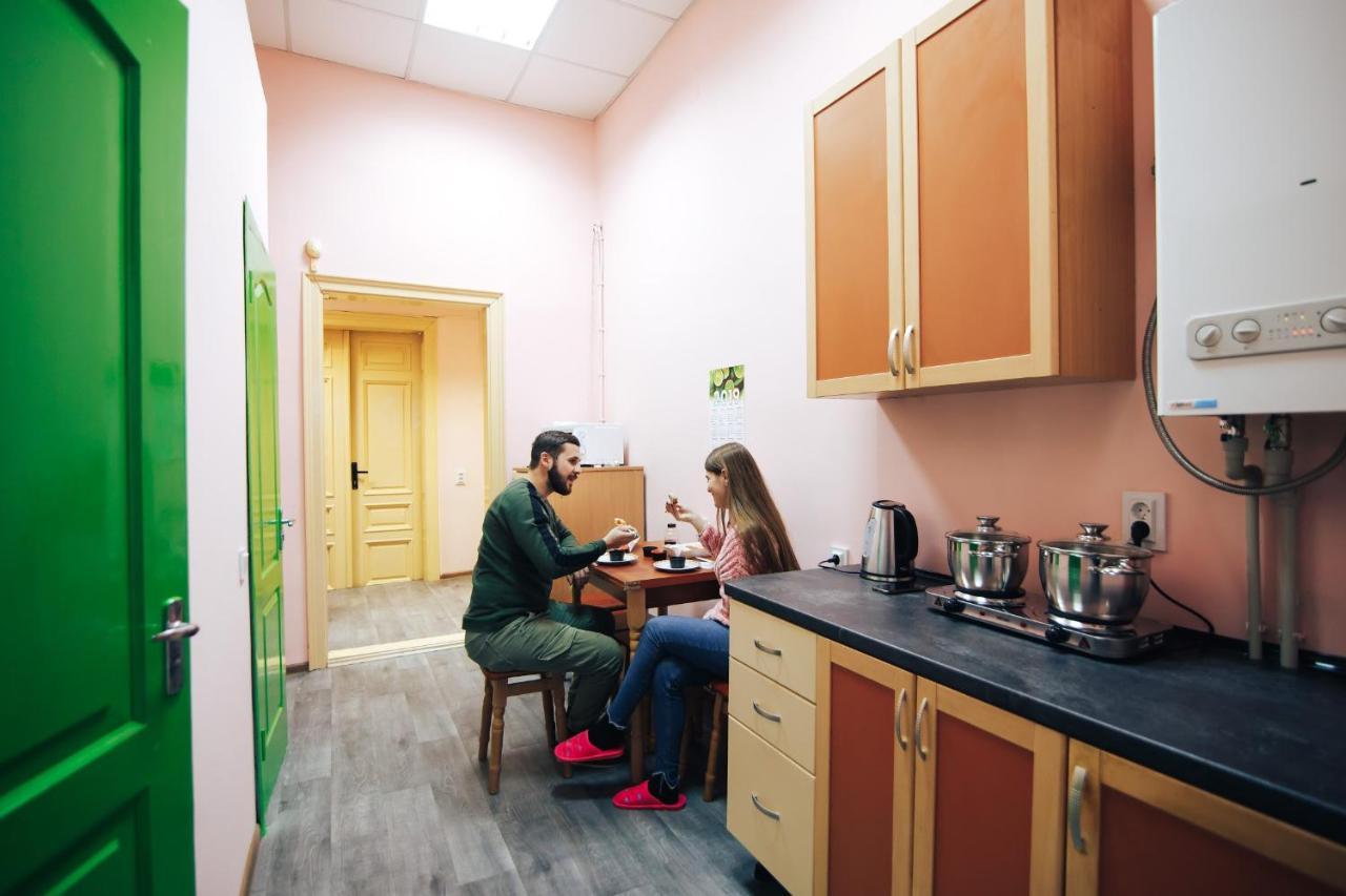 איוונו-פרנקיבסק Hostel “Lime” מראה חיצוני תמונה