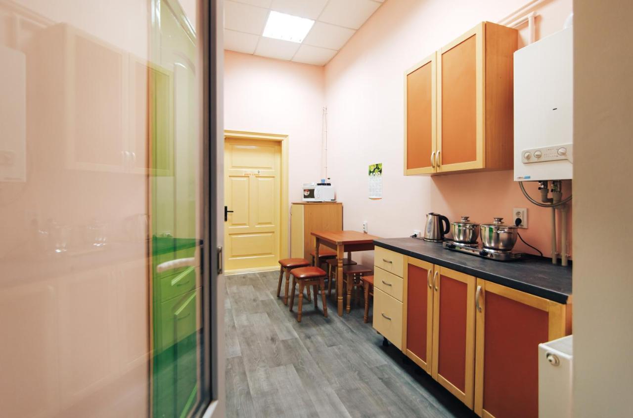 איוונו-פרנקיבסק Hostel “Lime” מראה חיצוני תמונה